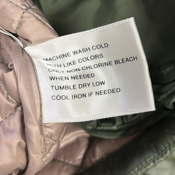 Kenneth Cole Women’s Lightweight Quilted Jacket Size Medium - Picture 5 of 9